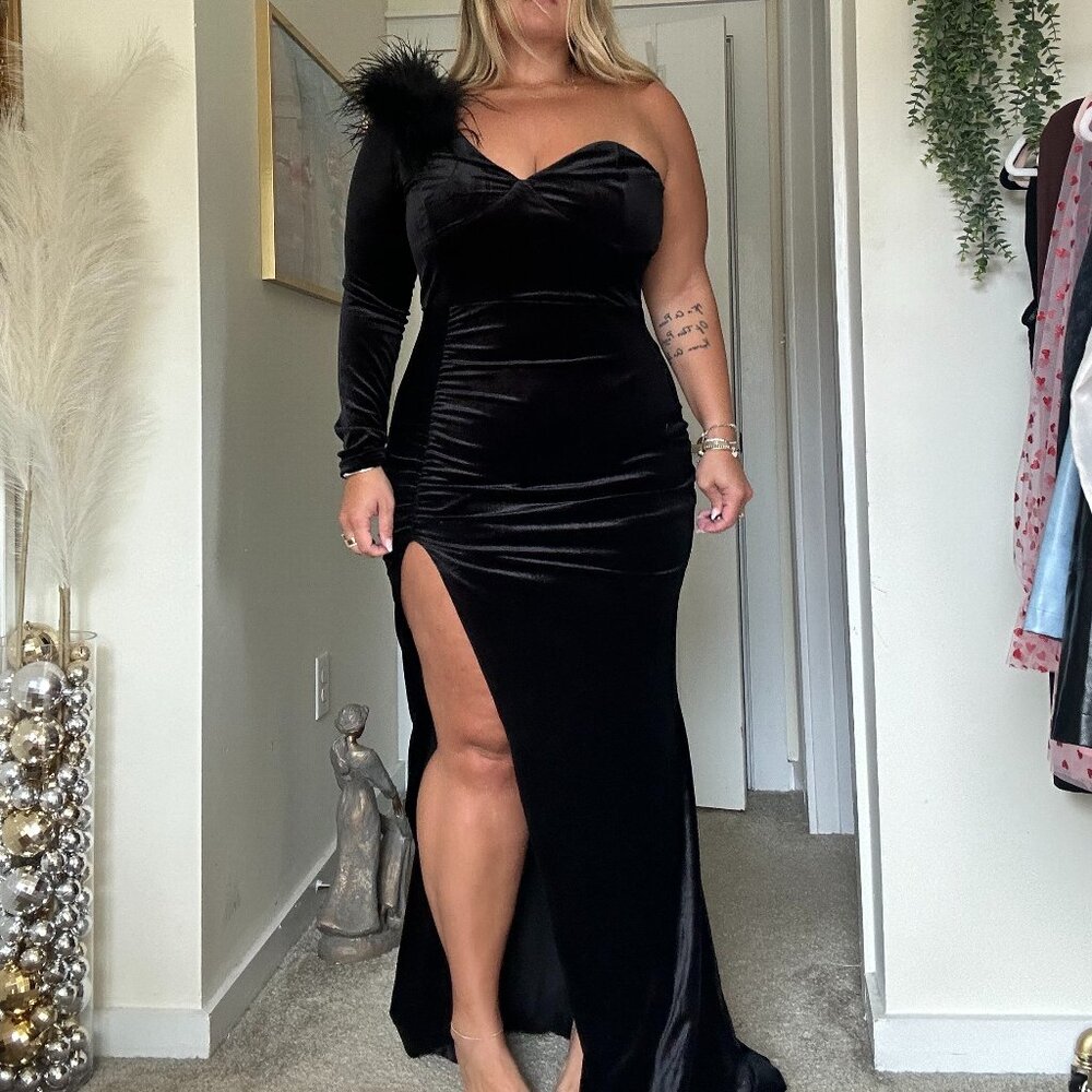 FASHION NOVA ONE SHOULDER EVENT DRESS-UNWORN